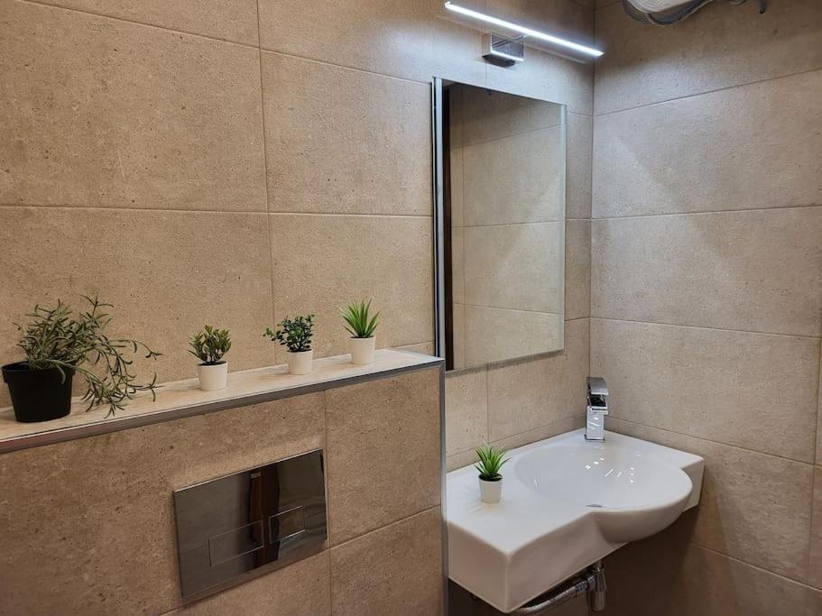 Stylish Apartment Near City Center Plowdiw Exterior foto